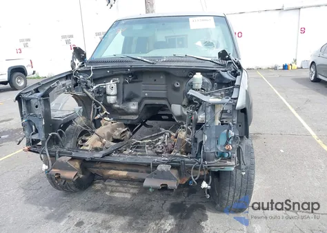 2000 Chevrolet Silverado 1500 Ls from USA, damaged, VIN 1GCEK19T0YE179352